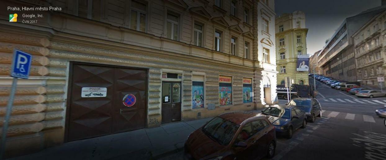 Flat 18 Minutes From Vaclavske Namesti * Praha