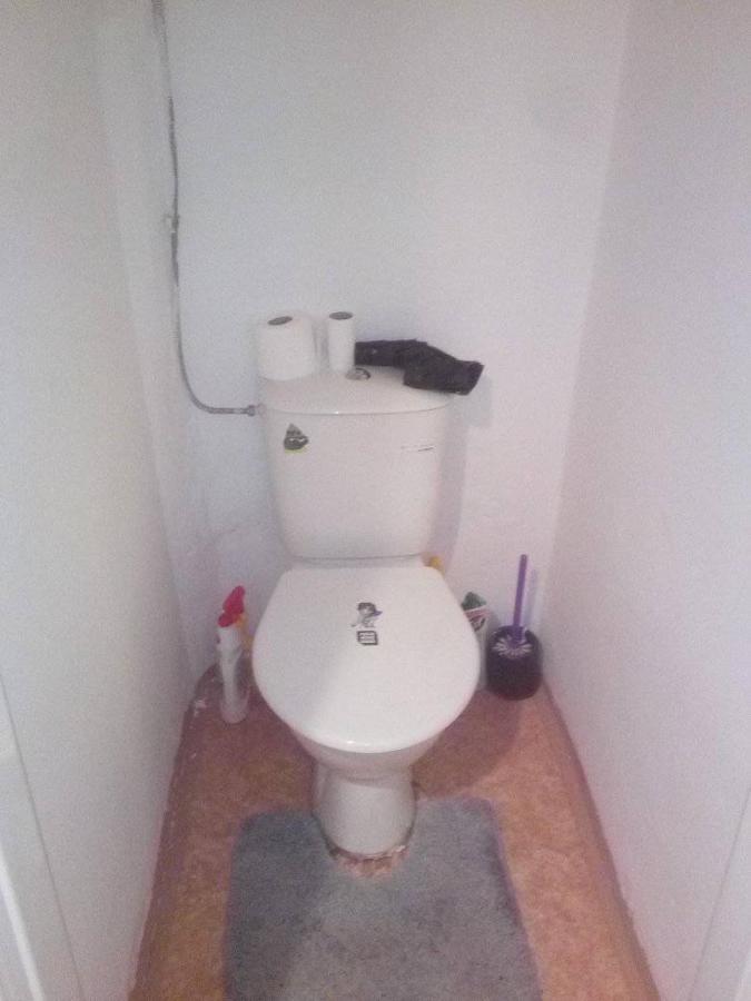 Flat 18 Minutes From Vaclavske Namesti Проживання в сім'ї *
